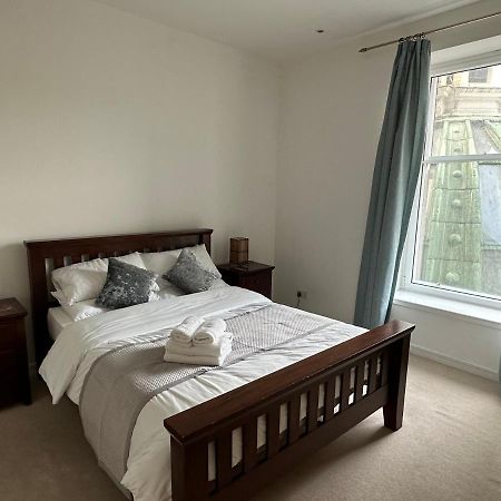 Comfy Two Bedroom Apartment Right In The City Centre กลาสโกว์ ภายนอก รูปภาพ