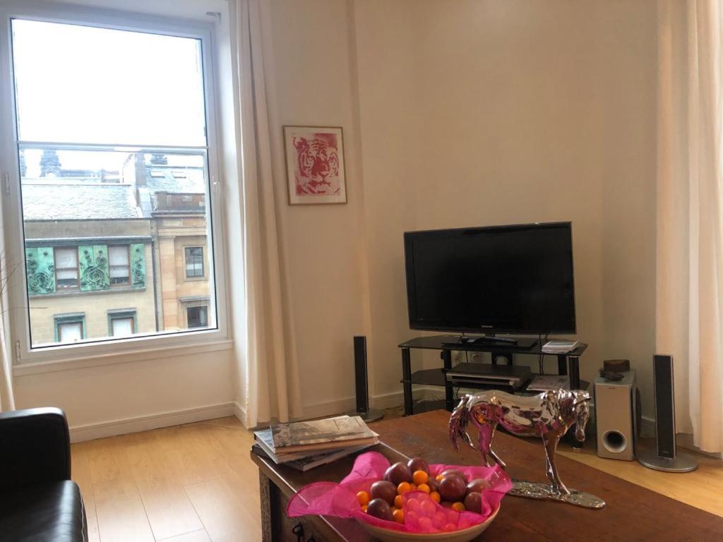 Comfy Two Bedroom Apartment Right In The City Centre กลาสโกว์ ภายนอก รูปภาพ