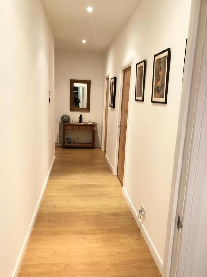 Comfy Two Bedroom Apartment Right In The City Centre กลาสโกว์ ภายนอก รูปภาพ