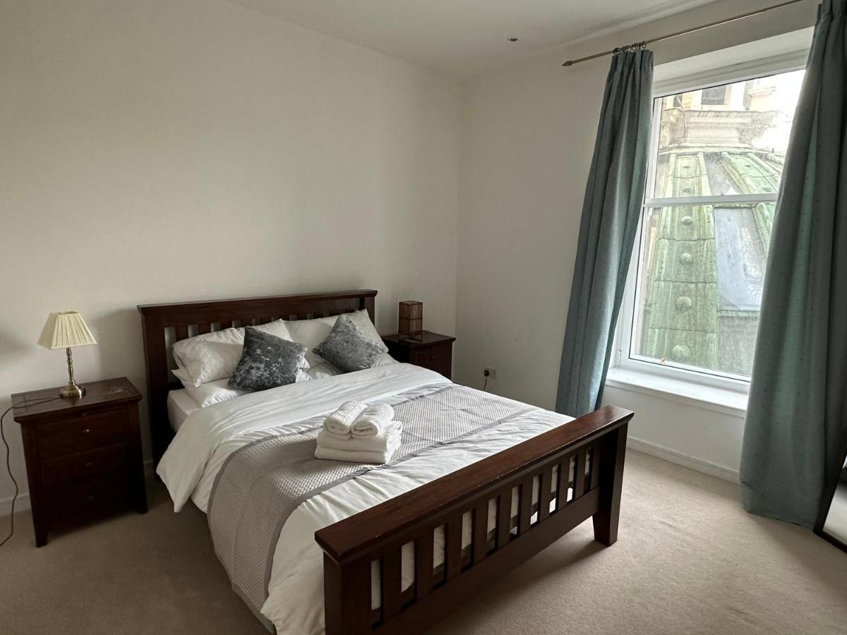 Comfy Two Bedroom Apartment Right In The City Centre กลาสโกว์ ภายนอก รูปภาพ