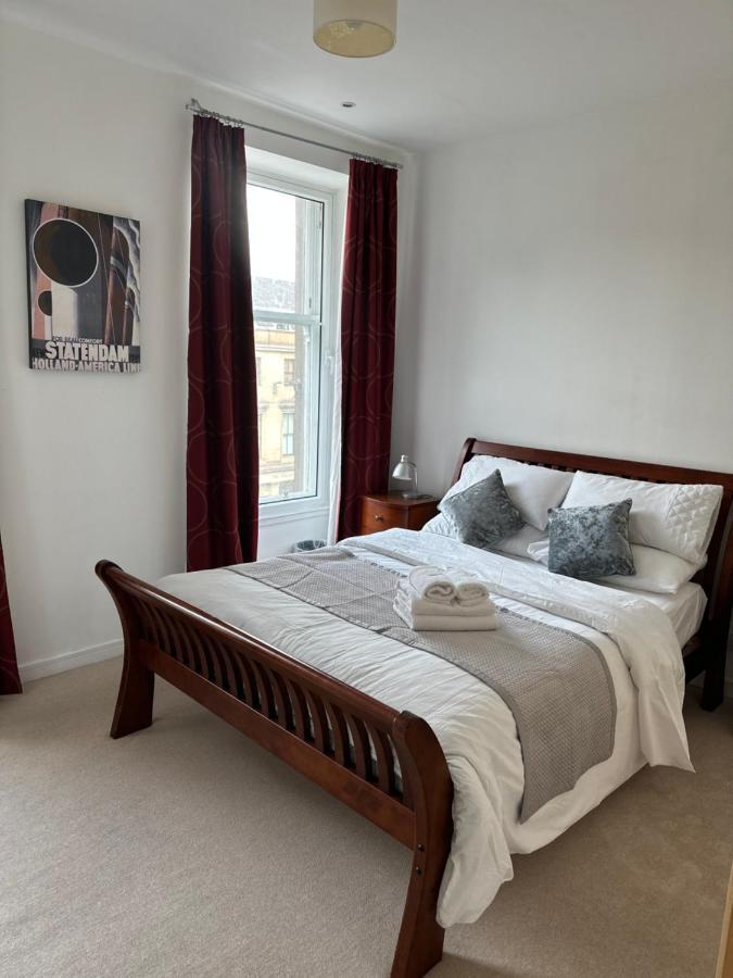 Comfy Two Bedroom Apartment Right In The City Centre กลาสโกว์ ภายนอก รูปภาพ