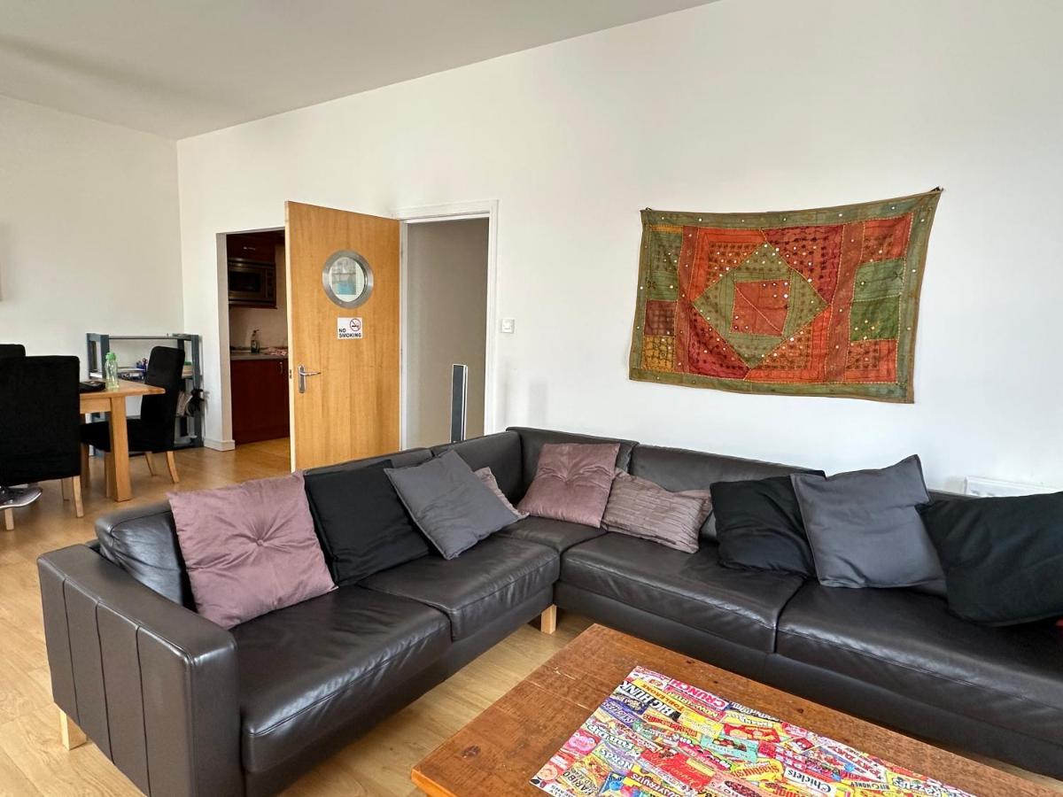 Comfy Two Bedroom Apartment Right In The City Centre กลาสโกว์ ภายนอก รูปภาพ