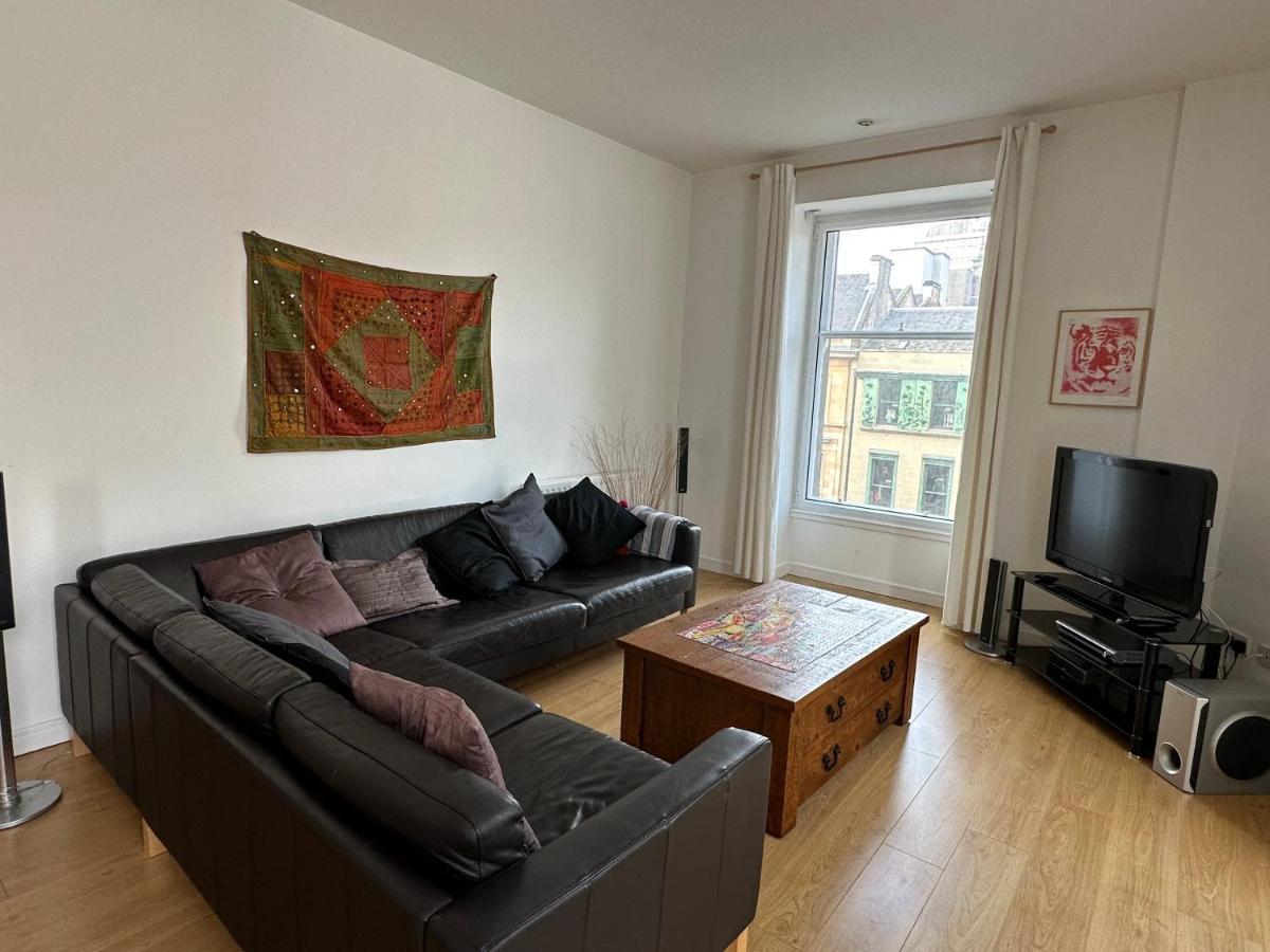 Comfy Two Bedroom Apartment Right In The City Centre กลาสโกว์ ภายนอก รูปภาพ